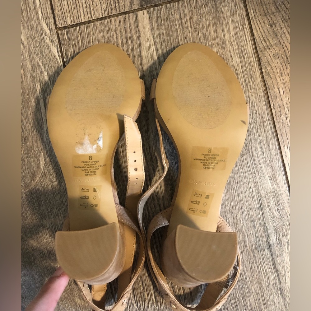Express heels - Picture 3 of 3